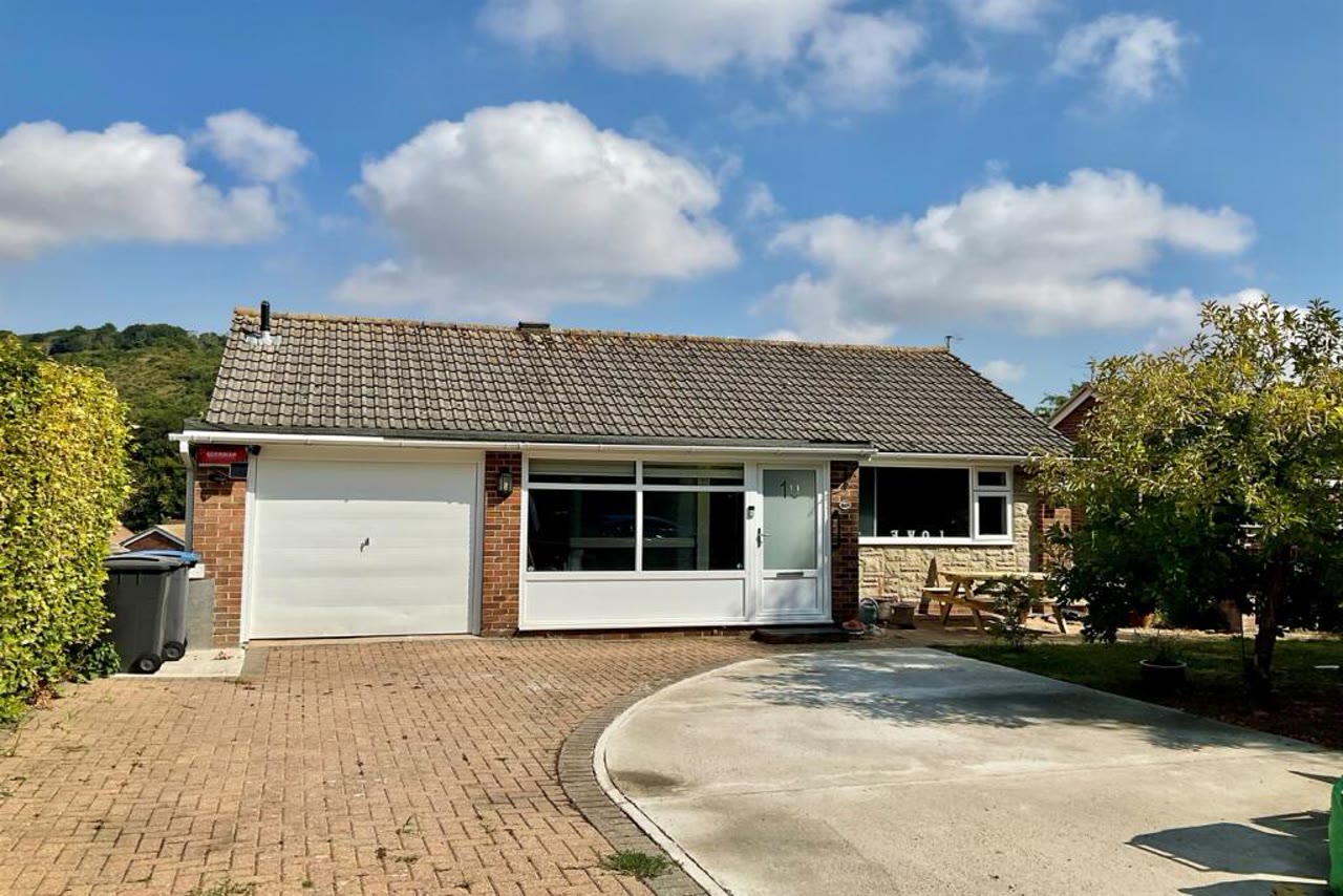 Willow Bend Residence — 3 bedroom bungalow for single occupancy in Devon